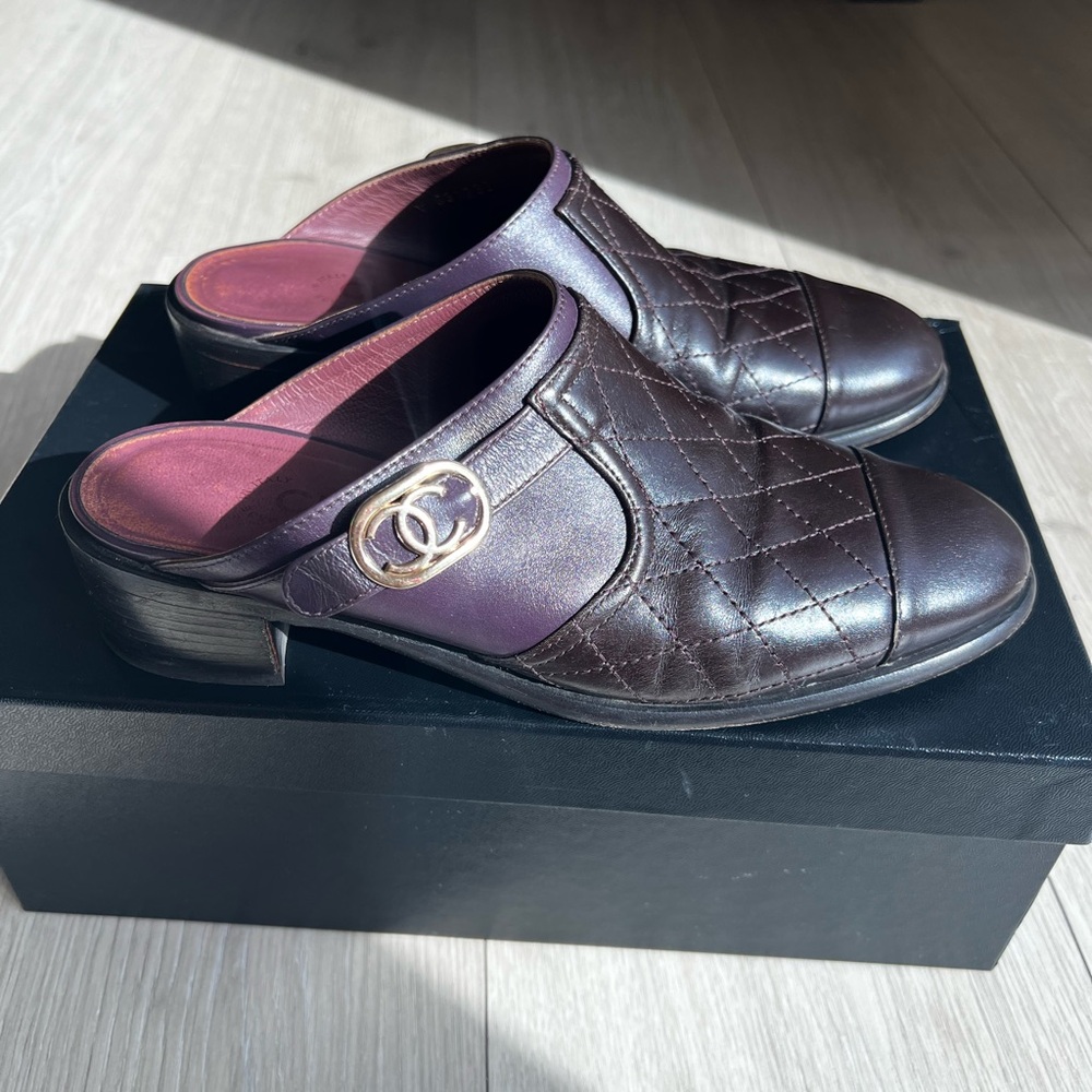 CHANEL mules. Burgundy/brown 8 1/2